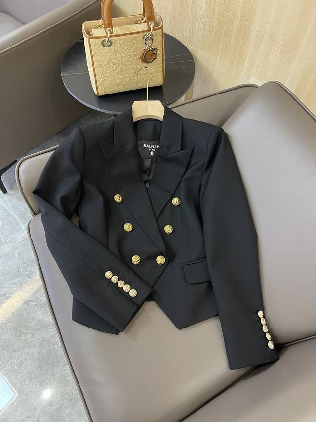 外套新款 Balmain 巴尔曼 顶级版 经典金扣 V领 30%羊毛 定制款西装外套 米色 黑色 Smlxl